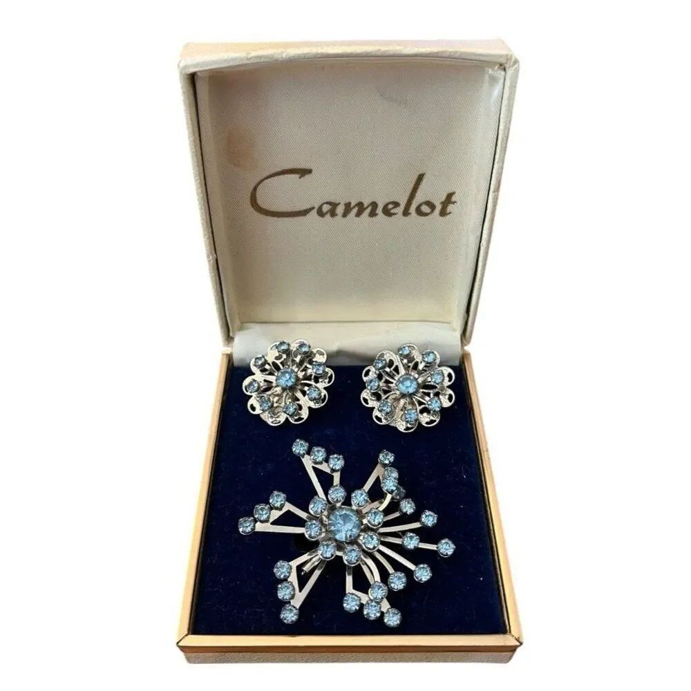 Camelot Silver Tone Blue Rhinestone Star Brooch and Clip On Earrings Box Set Vtg